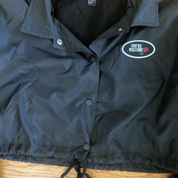 Forever 21 cropped jacket Women’s Large Black Striped Sleeves Buttons NWOT - Picture 4 of 9